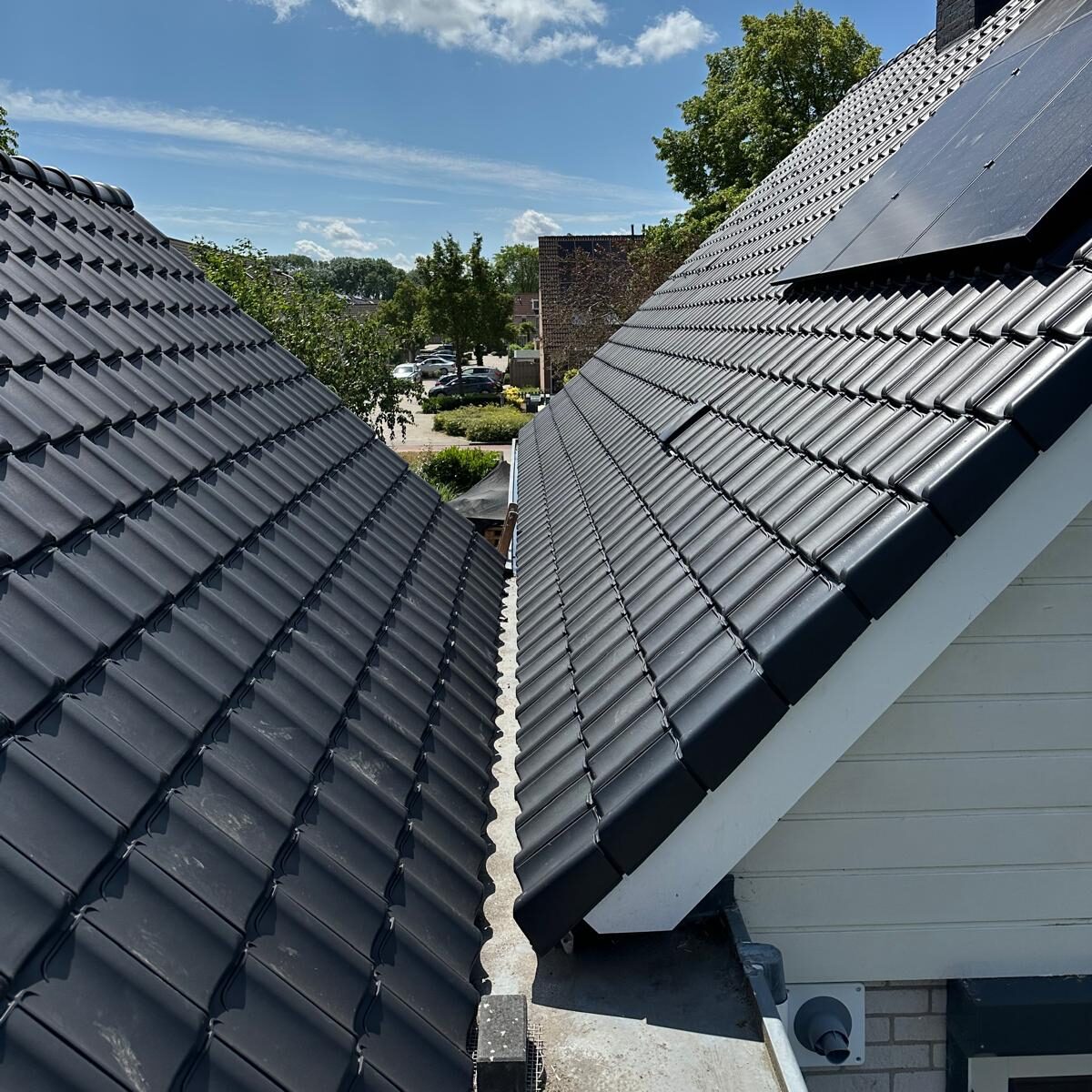 black-tiles